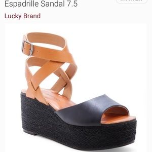 NEW - Never Used Wedge Sandal♥️
Lucky Brand